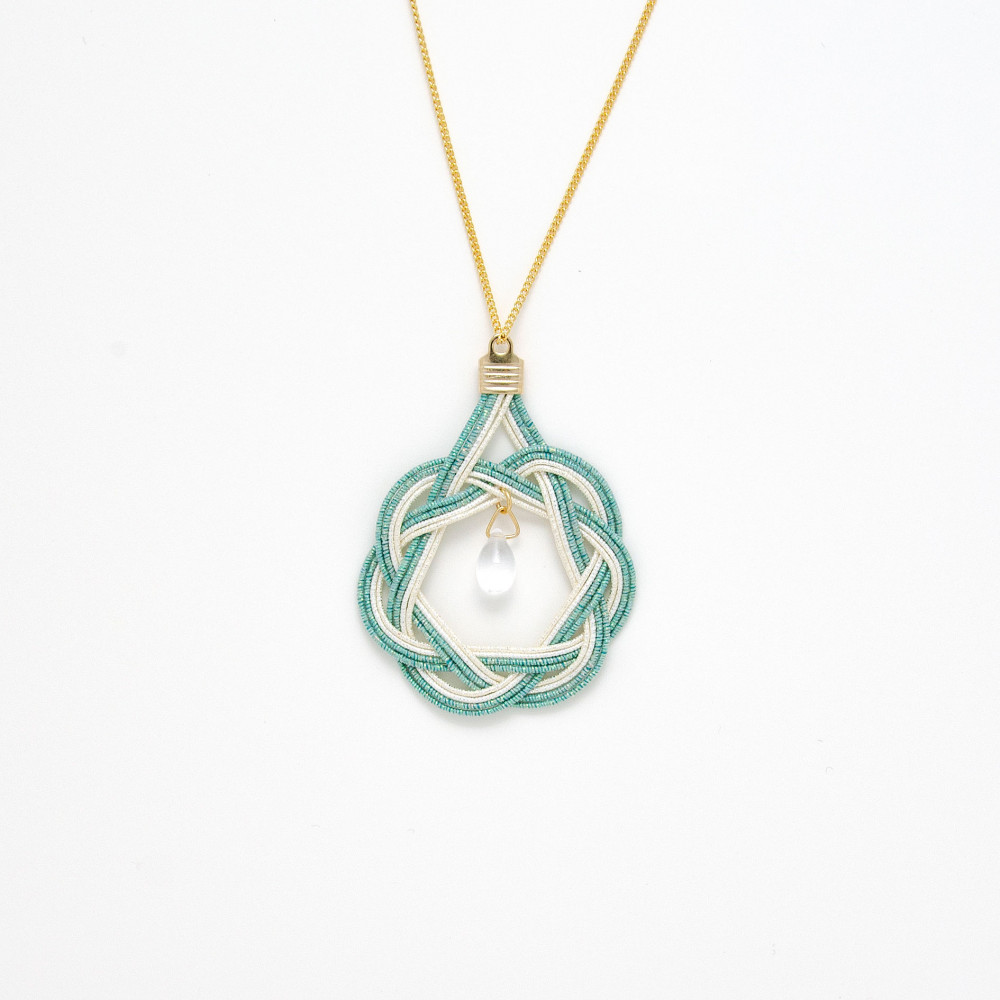 水引ネックレス　相生結び　薄青